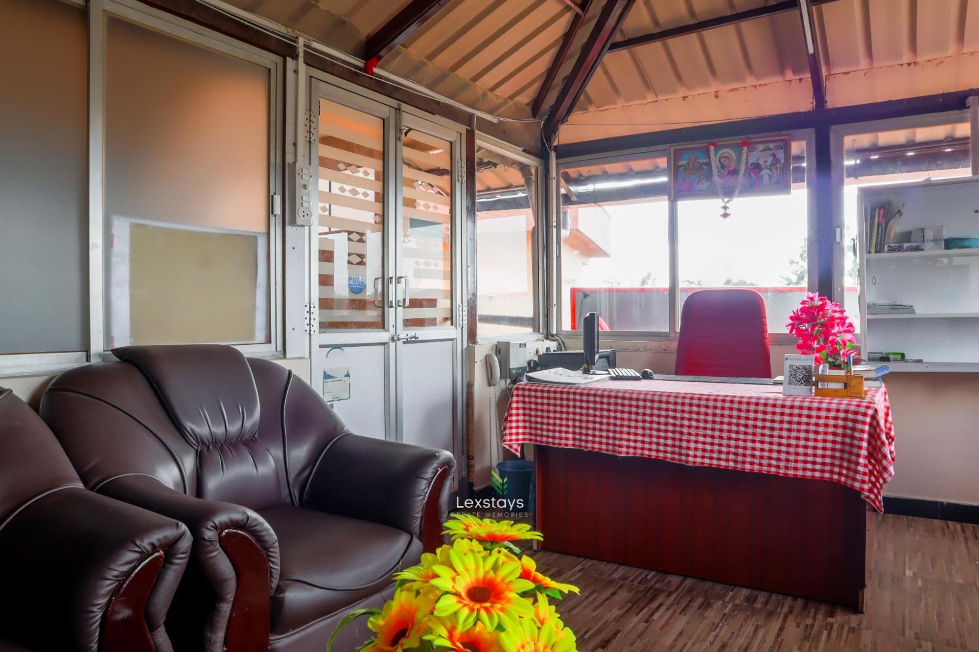 Vijaya Deepa Guest House By Lexstays كونور المظهر الخارجي الصورة